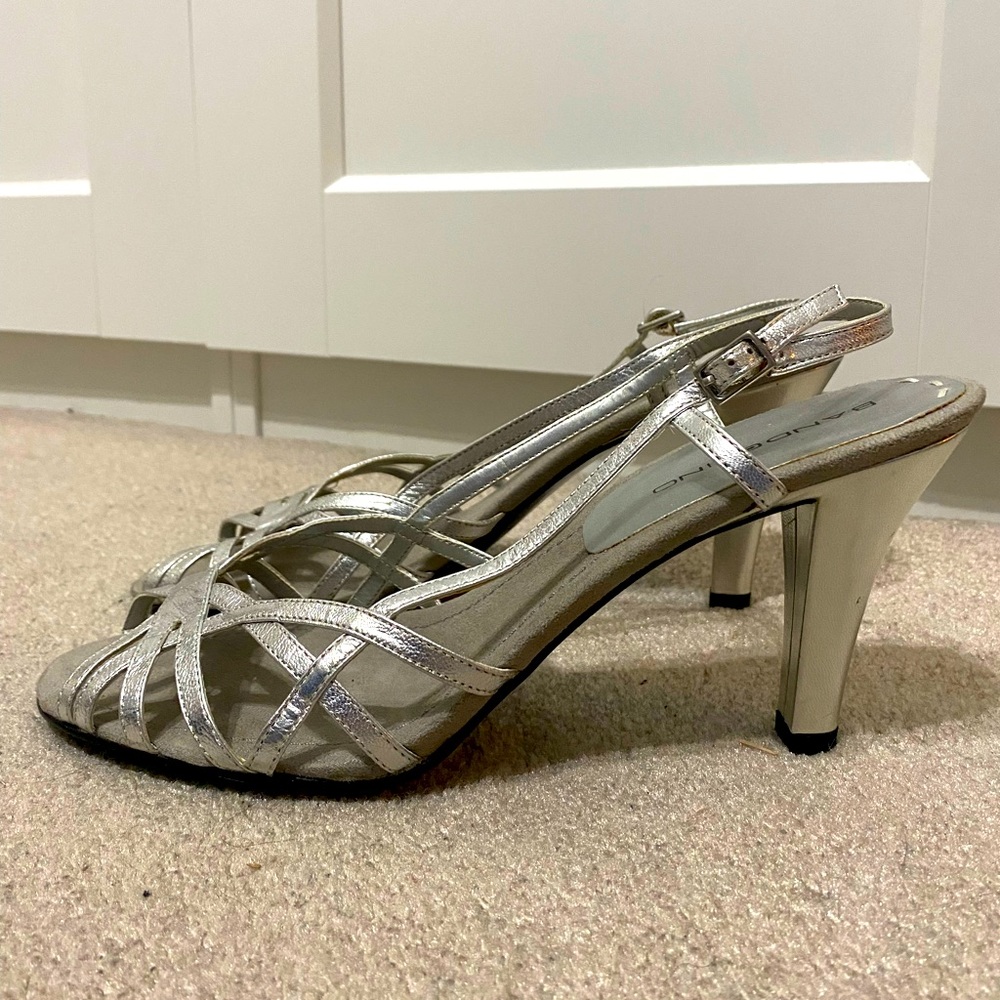 Silver Bandolino Strappy Sandals Sz 10